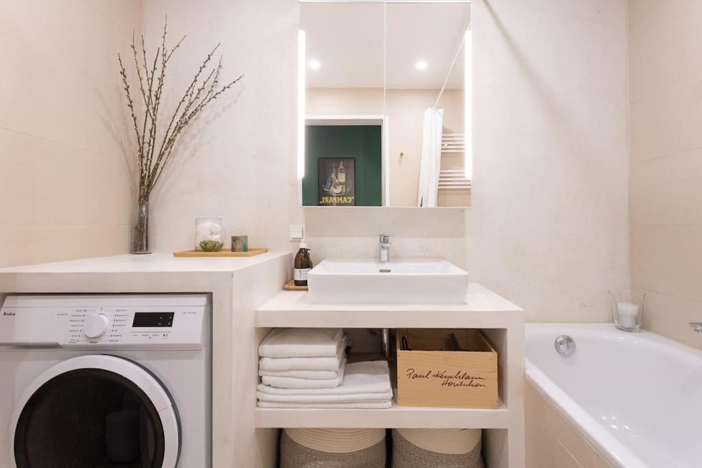 Dream Apartment - Central And Quiet With Ac And Free Parking Garage Viena Exterior foto